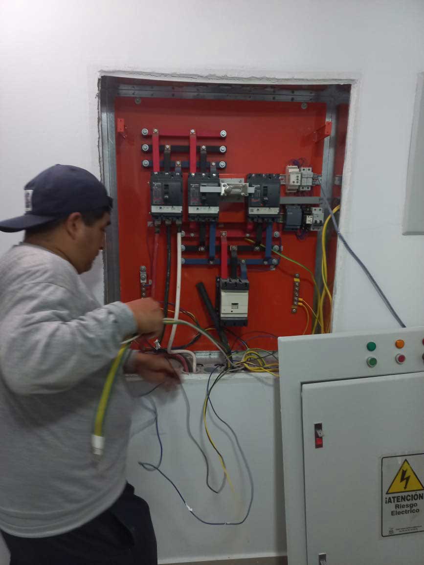 PROYECTO-DE-ELECTRICISTA-10